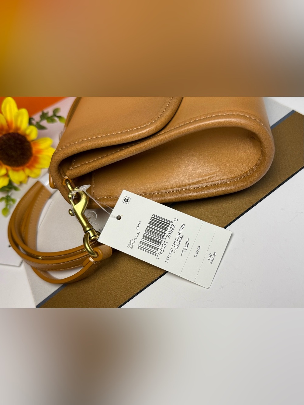 🆕COACH Caramel Leather Turnlock Crossbody - Picture 10 of 17